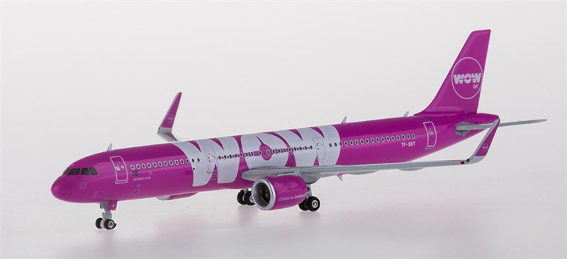 Phoenix WOW Air Airbus A321neo TF-SKY 1:400 Diecast Model view 4