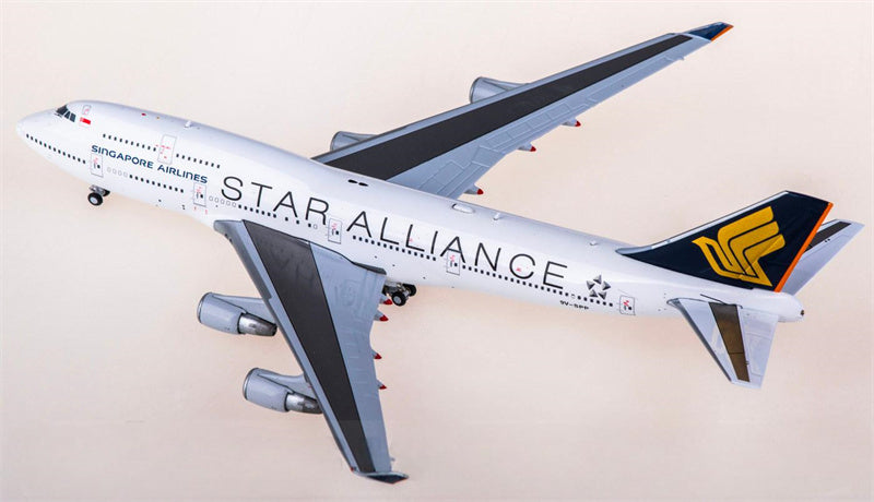 JC Wings 1:400 Singapore Airlines Boeing 747-400 9V-SPP Diecast Model view 4