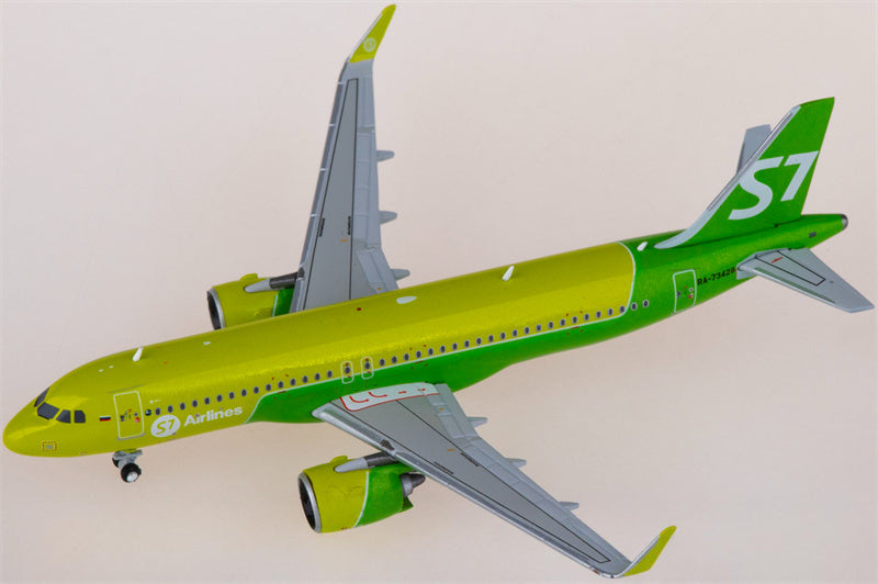 Geminijets S7 Airlines Airbus A320neo RA-73428 1:400 Diecast Model view 3
