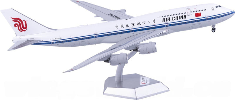 SQ Wings 1:200 Air China Boeing 747-8 B-2482  Diecast Model