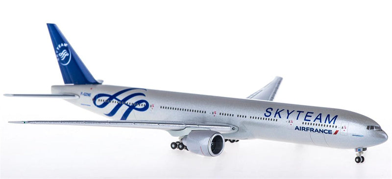 Hogan Air France Boeing 777-300ER F-GZNE Skyteam 1:400 Diecast Model view 3