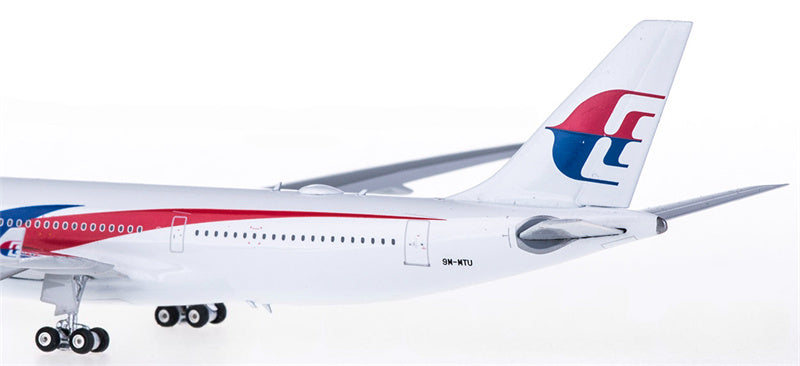 Phoenix Malaysia Airlines for Airbus A330-200 9M-MTU 1:400 Aircraft Pre-built  Airliner Model Display