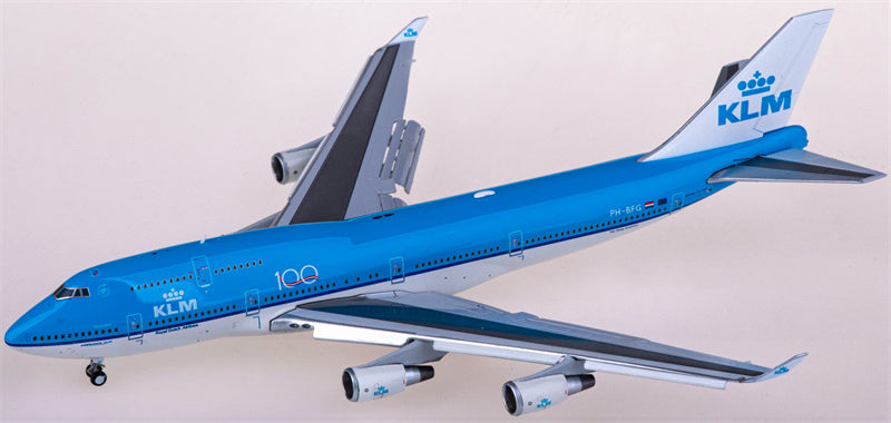 JC Wings KLM Boeing 747-400 PH-BFG Flaps Down with Aviationtag 1:400 Diecast Model view 1