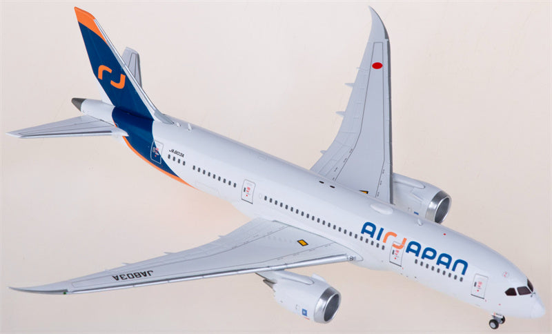 JC Wings Air Japan Boeing 787-8 Dreamliner JA803A 1:400 Diecast Model view 4