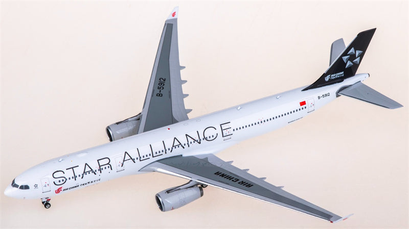 Phoenix 1:400 Air China Airbus A330-300 B-5912 Diecast Model view 1