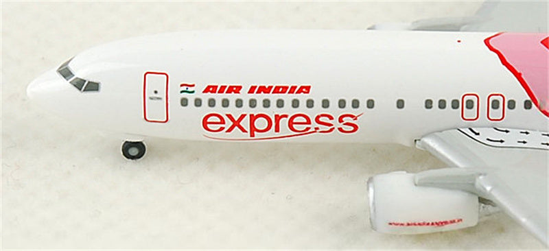 Hogan Air India Express Boeing 737-800 VT-AXF Limited Edition 1:500 ABS Model view 3