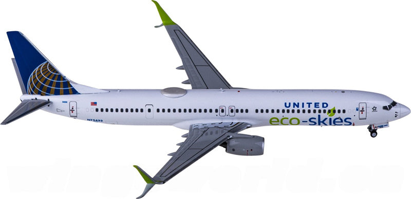 NG Models United Airlines Boeing 737-900ER N75432 1:400 Diecast Model view 2