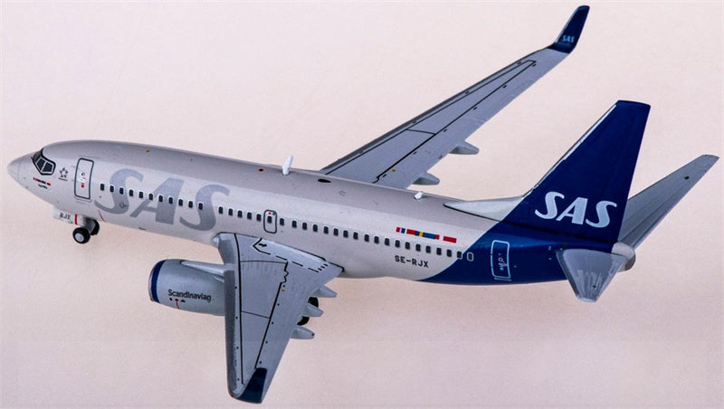 Geminijets SAS Boeing 737-700 SE-RJX 1:400 Diecast Model view 2