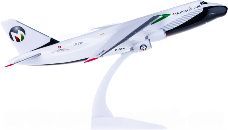 YRD Maximus Air Antonov An-124 UR-ZYD 1:200 ABS Model view 1