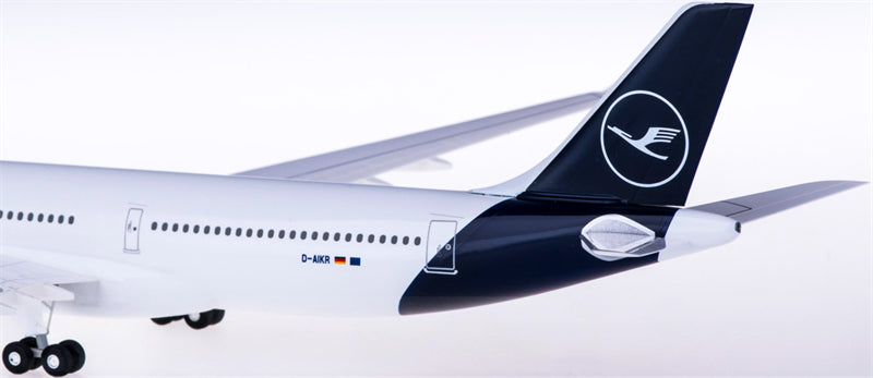Hogan Lufthansa Airbus A330-300 D-AIKR 1:200 ABS Model view 3