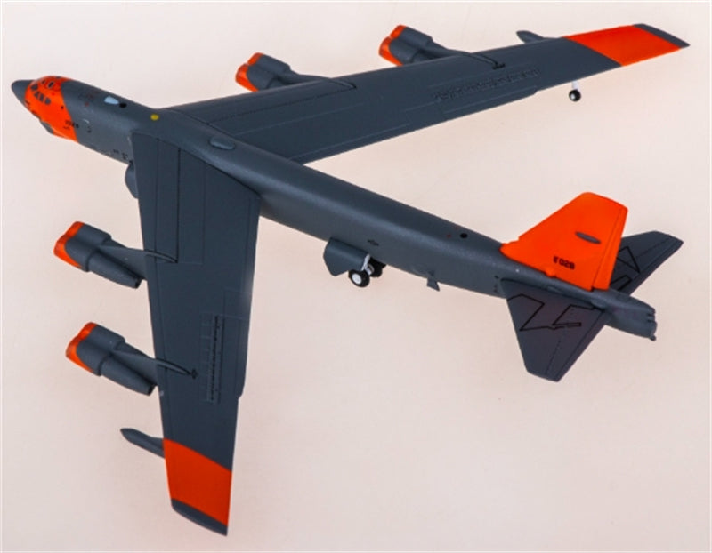 Geminijets USAF for Boeing B-52H for Stratofortress 61-0028 1:400 Aircraft Pre-built  Airliner Model Display