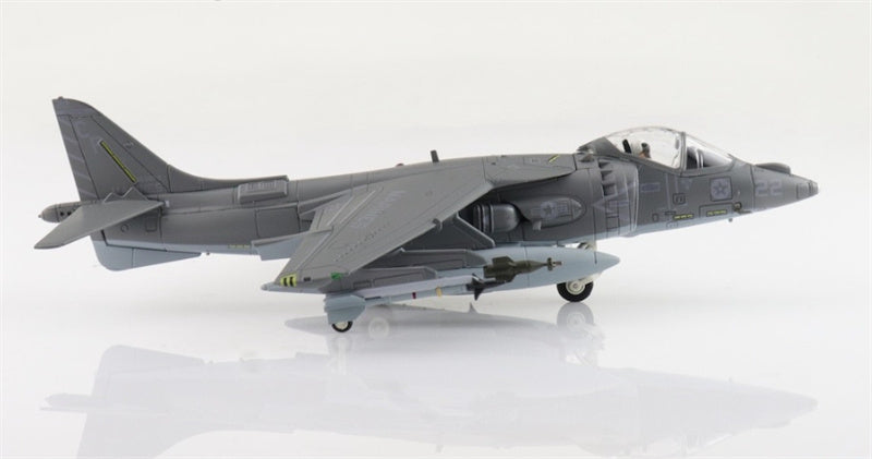 Hobby Master AV-8B plus Harrier II 163879 VMA-211 US Marines 2013 1:72 Airplane Pre-built Model