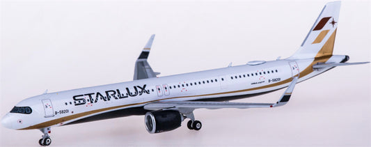 Phoenix 1:400 Starlux Airlines airbus A321neo B-58201 Diecast Model view 1