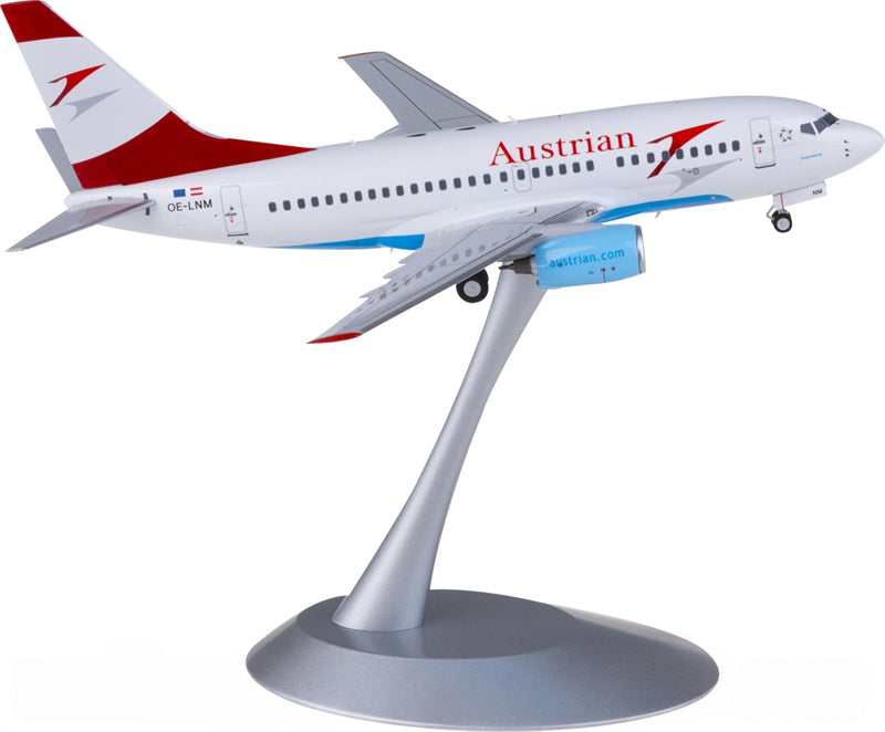 NG Models Austrian Airlines Boeing 737-600 OE-LNM 1:200 Diecast Model view 2