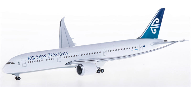 Hogan Air New Zealand Boeing 787-9 1:400 Diecast Model view 2