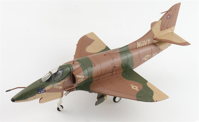 HOBBY MASTER A4E Skyhawk Aggressor 151095 US Navy 1985/86 1:72 Aircraft Pre-built Model
