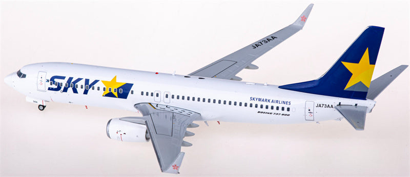 JC Wings Skymark Airlines Boeing 737-800 JA73AA 1:200 Diecast Model view 3