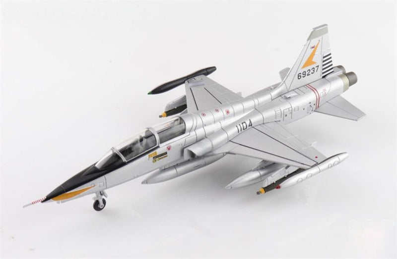 HOBBY MASTER F-5B Freedom Fighter 1104/66-9237 TW 1960s 1:72 Airplane Pre-built Model