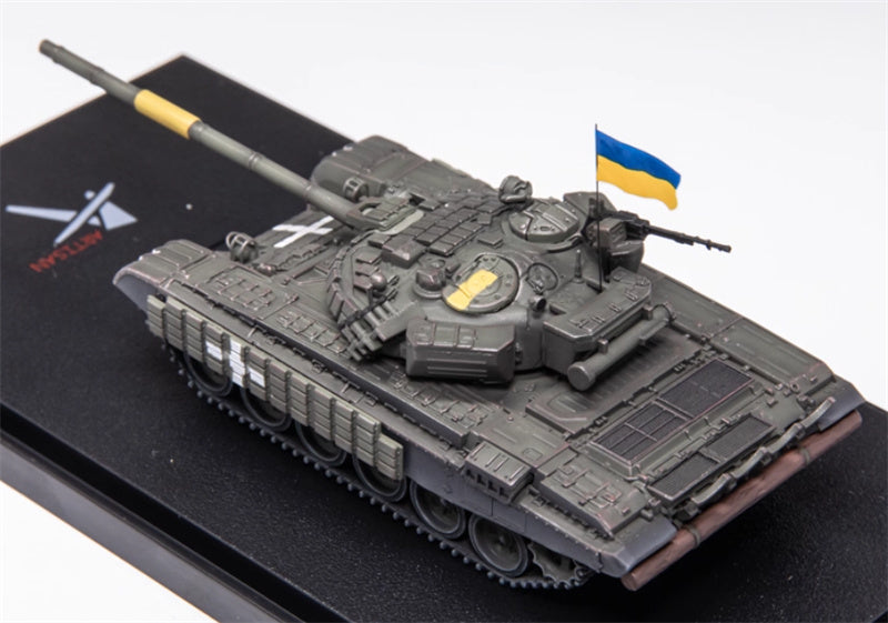 ARTISAN Ukrainian T-72 main battle tank w/ national flag Wearing skirt armor 1:72 Tank Pre-built Model