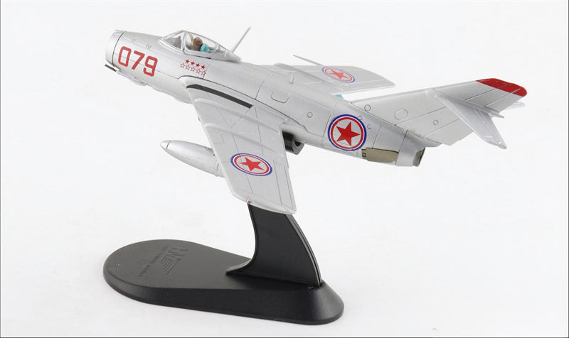 HOBBY MASTER CPVAF MiG-15bis 9th Regiment, 3rd Fighter Division 1:72 Model 1950S Wang Hai Red 079