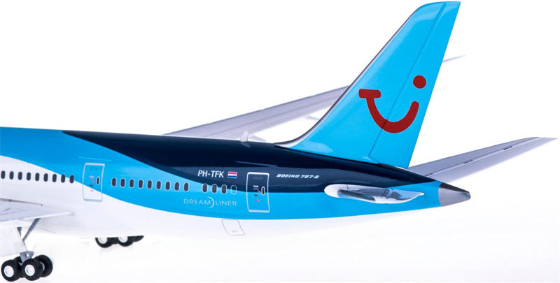 Herpa Arke Boeing 787-8 PH-TFK 1:200 ABS Model view 3