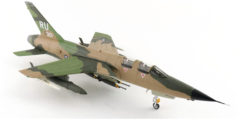 HOBBY MASTER USAF EF-105F Thunderchief 357th TFS 1:72 Model 1968 Limited Edition Jinkin Josie 63-8301