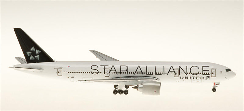 AeroClassics United Airlines Boeing 777-200 N77022 Star Alliance 1:500 Diecast Model view 1