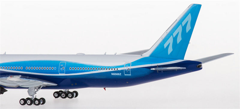 Phoenix Boeing 777-200LR N6066Z 1:400 Diecast Model view 2