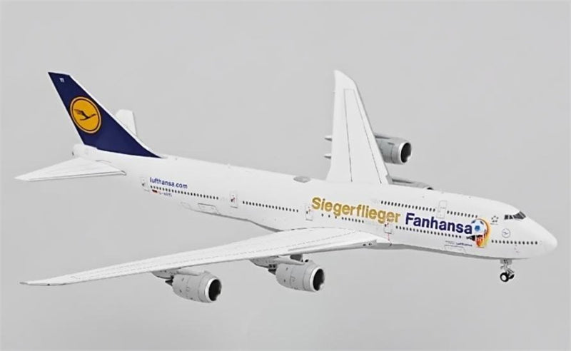 YY Wings Lufthansa Airlines Boeing 747-8 D-ABYI Fansha 1:400 Diecast Model view 2