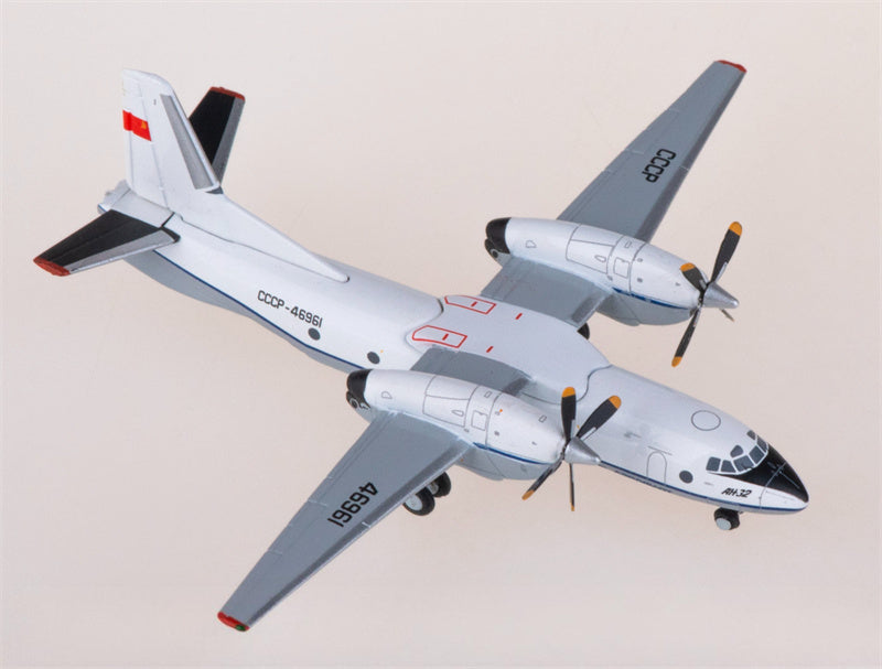 JC Wings Aeroflot Antonov AN-32 CCCP-46961 1:400 Diecast Model view 4