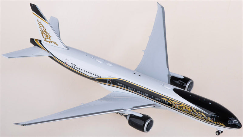Phoenix Equatorial Guinea Government Boeing 777-200 P4-SKN 1:400 Diecast Model view 3