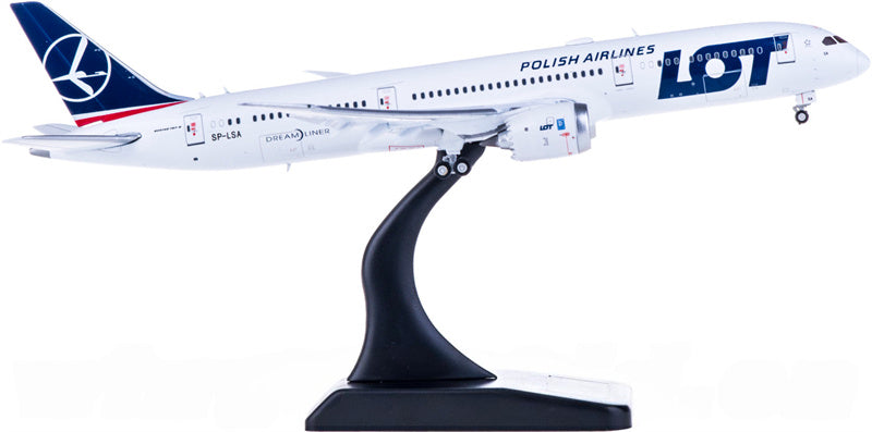 JC Wings LOT Boeing 787-9 SP-LSA Flaps Down 1:400 Diecast Model view 3