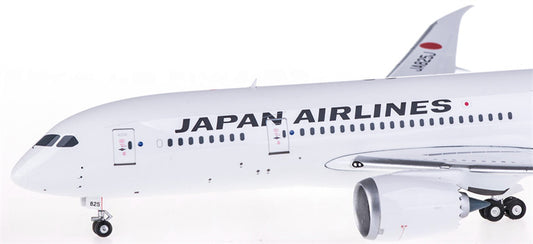 Phoenix Japan Airlines Boeing 787 JA825J 1:200 Diecast Model view 1