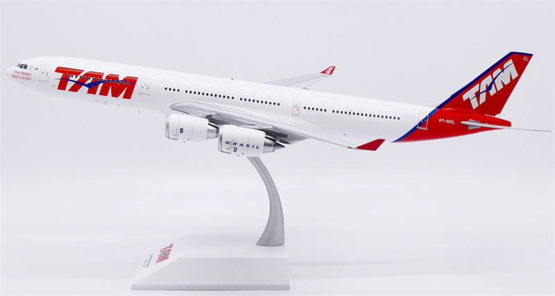 JC Wings 1:200 TAM Airlines Airbus A340-500 PT-MSL Diecast Model view 3