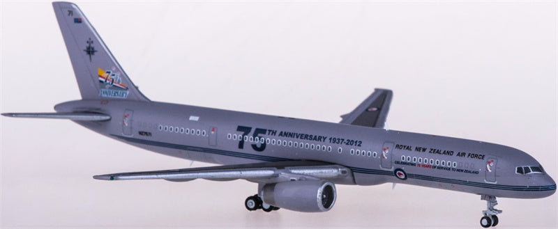 JC Wings Royal New Zealand Air Force Boeing 757-200 NZ7571 75th Anniversary 1:400 Diecast Model view 2