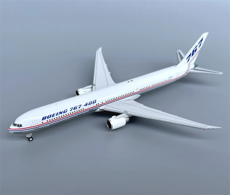 Patriot Boeing 767-400ER N76400 Original paint 1:400 Diecast Model view 2