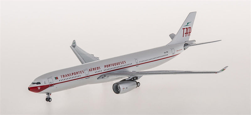 AeroClassics TAP Portugal Airbus A330-300 CS-TOV 1:400 Diecast Model view 2