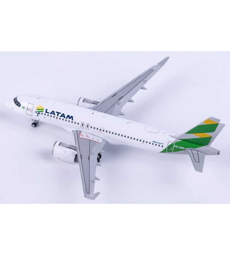 JC Wings 1:400 LATAM Airlines Airbus A320neo PR-XBG  DIECAST Model