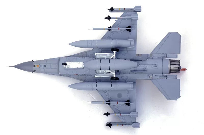 ALBATROS Taiwan Air Force F-16A  1:72 Model   Red Sun 6677