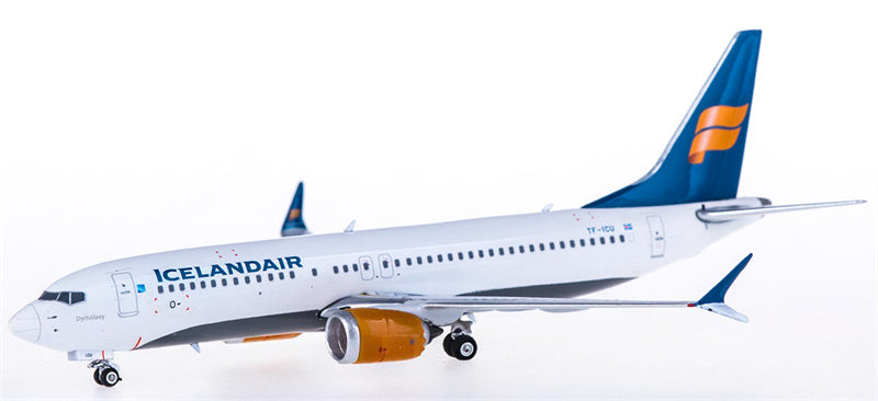 Phoenix Icelandair for Boeing 737 MAX 8 TF-ICU 1:400 Aircraft Pre-built  Airliner Model Display