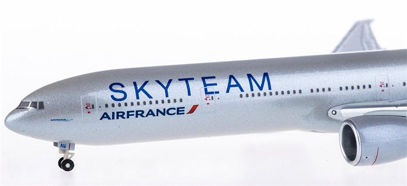 Hogan Air France Boeing 777-300ER F-GZNE Skyteam 1:400 Diecast Model view 2