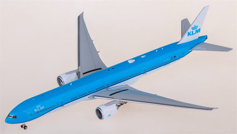 Phoenix KLM Boeing 777-300ER PH-BVD 1:400 Diecast Model view 4