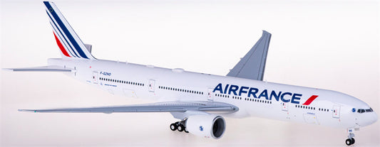 Herpa Air France Boeing 777-300ER F-GZND La Rochelle 1:200 ABS Model view 1