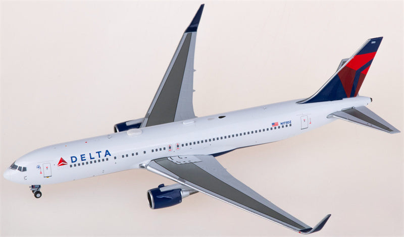 NG Models Delta Air Lines Boeing 767-300ER N173DZ 1:400 Diecast Model view 2
