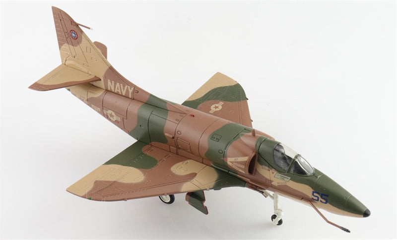 HOBBY MASTER A4E Skyhawk Aggressor 151095 US Navy 1985/86 1:72 Aircraft Pre-built Model