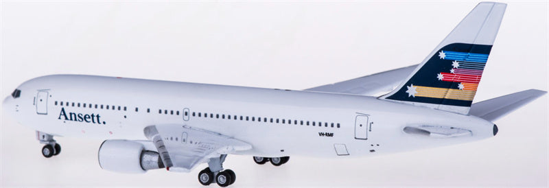 AeroClassics Ansett Boeing 767-200 VH-RMF 1:400 Diecast Model view 2