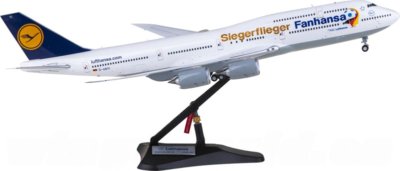JC Wings Lufthansa for Boeing 747-8 D-ABYI 1:200 Airplane Pre-built Airliner Model Display