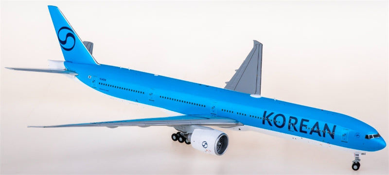JC Wings Korean Air Boeing 777-300ER HL8008 1:200 Diecast Model view 1