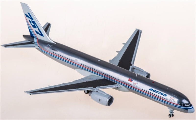 JC Wings Boeing 757-200 N505EA 1:200 Aircraft Pre-built  Airliner Model Display