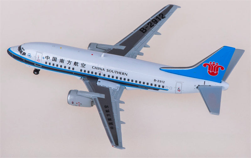 Undefined Collectibles China Southern Boeing 737-500 B-2912 1:400 Diecast Model view 2